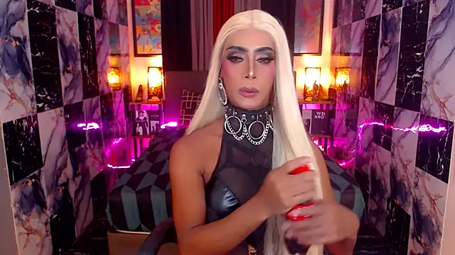 Snapshot of SeductiveAshleyTS chatting on November 6, 2025, 6:03 am SeductiveAshleyTS online show from November 6, 2025, 6:03 am