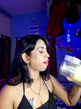 Love Beauty01 online show from April 3, 2026, 6:39 pm