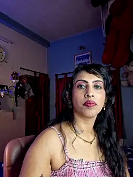 Love Beauty01 online show from April 25, 2026, 7:11 pm