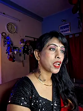 Love Beauty01 online show from May 11, 2026, 6:38 pm