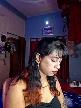 Love Beauty01 online show from May 21, 2026, 6:48 pm