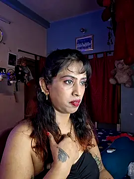 Love Beauty01 online show from May 22, 2026, 4:34 pm
