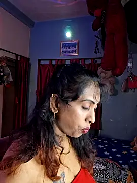 Love Beauty01 online show from May 30, 2026, 6:16 pm
