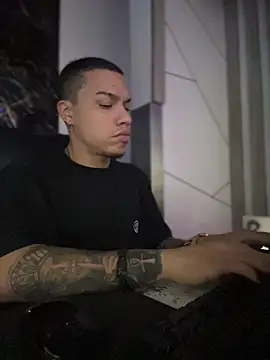 AlphaMasterXxx online show from November 28, 2025, 11:46 am