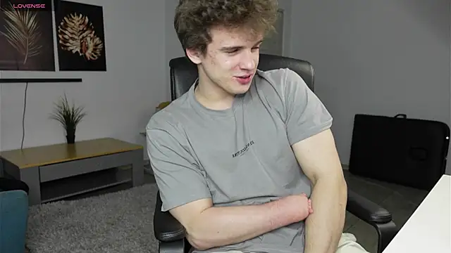 Snapshot of Ricky_Becko chatting on October 2, 2025, 7:21 pm Ricky Becko online show from October 2, 2025, 7:21 pm