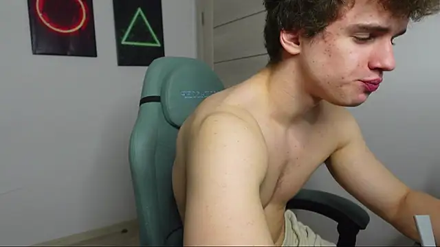 Snapshot of Ricky_Becko chatting on October 6, 2025, 1:41 pm Ricky Becko online show from October 6, 2025, 1:41 pm