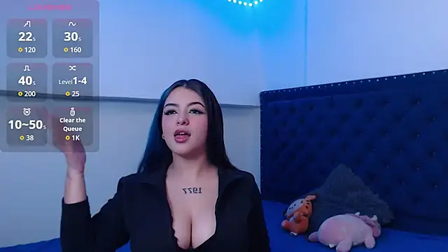 MaviceMur online show from December 15, 2025, 7:51 pm