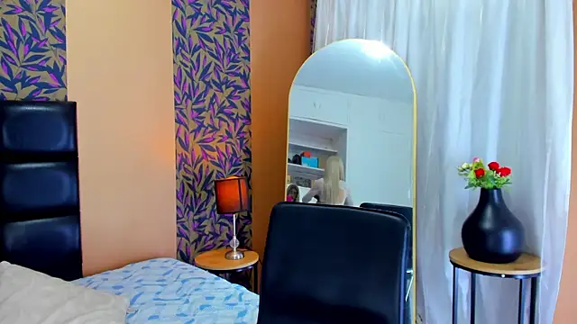 Snapshot of mysterius_boy chatting on October 27, 2025, 8:13 pm mysterius boy online show from October 27, 2025, 8:13 pm