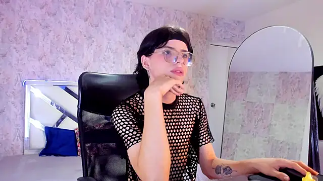 Snapshot of mysterius_boy chatting on November 4, 2025, 8:08 pm mysterius boy online show from November 4, 2025, 8:08 pm