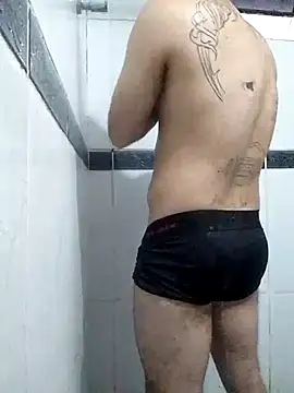 Snapshot of o-theus chatting on December 3, 2025, 10:08 pm o-theus online show from December 3, 2025, 10:08 pm