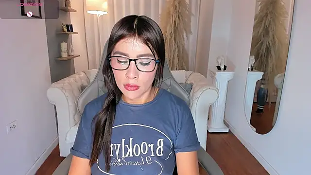 Natalia Leon8 online show from April 9, 2026, 4:01 am