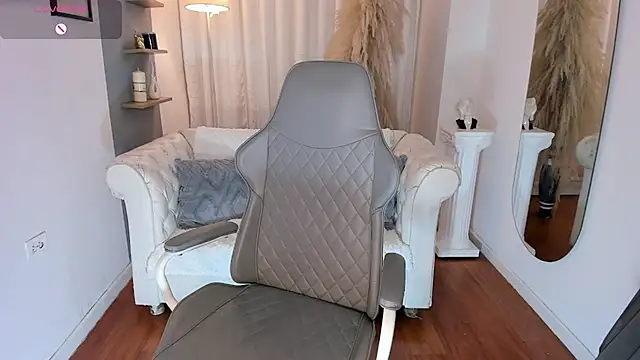 Natalia Leon8 online show from April 9, 2026, 6:19 am