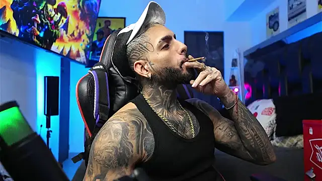 logan hugh8 online show from February 8, 2026, 7:12 am