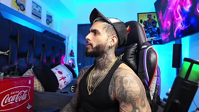 logan hugh8 online show from March 1, 2026, 12:40 pm