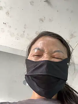 coco-o online show from September 21, 2025, 1:18 am