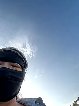 coco-o online show from September 28, 2025, 11:10 pm