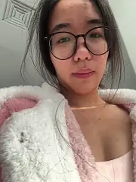 luluya1314 online show from December 1, 2025, 3:22 am