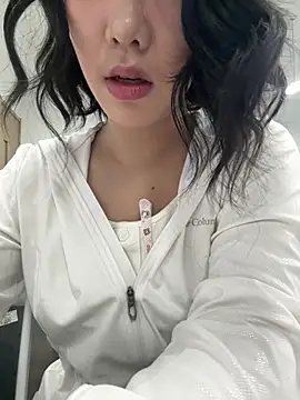 luluya1314 online show from April 14, 2026, 10:32 am