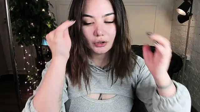 Dark Moni online show from April 3, 2026, 2:42 am