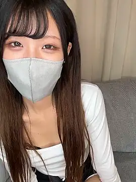 emiiiii1001 online show from November 25, 2025, 2:22 am