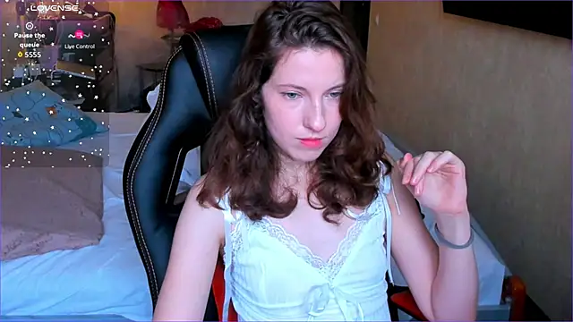 Agata in Wonderland online show from November 6, 2025, 11:11 am