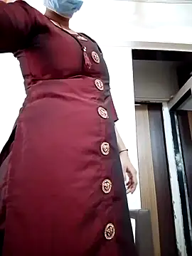 Love Foreverr12 online show from October 13, 2025, 4:45 am