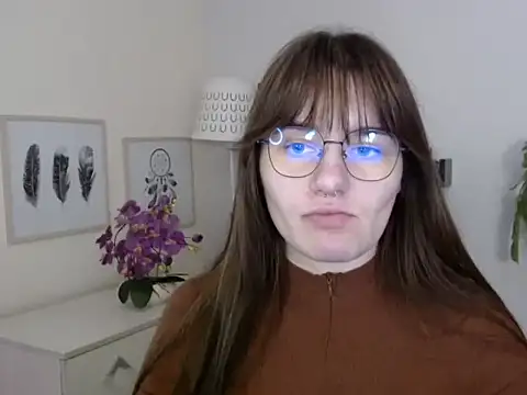 Julie Diamond online show from December 1, 2025, 5:18 pm