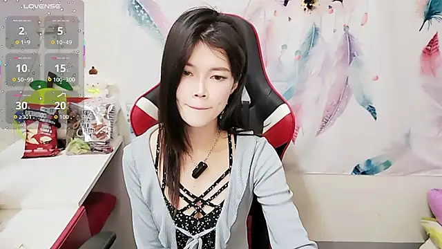 Alina10932 online show from December 15, 2025, 9:13 am