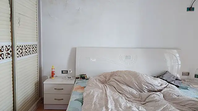 xxz98 online show from December 16, 2025, 5:23 am