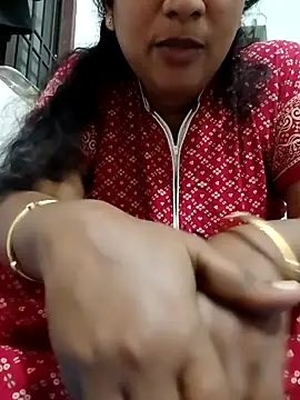 Snapshot of Aunty_Boy_143 chatting on November 1, 2025, 5:26 pm Aunty Boy 143 online show from November 1, 2025, 5:26 pm