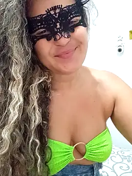 RaphinhaSanches online show from October 24, 2025, 12:01 pm