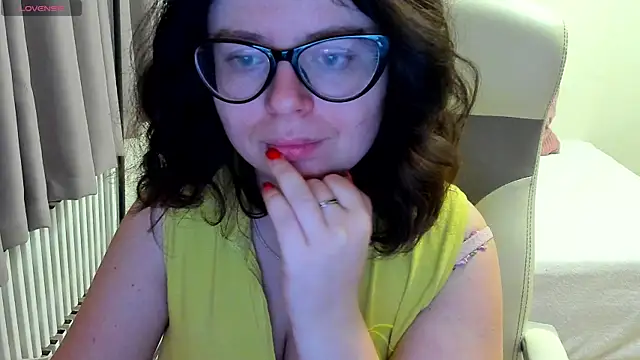 MilisaSweet777 online show from December 21, 2025, 8:05 pm