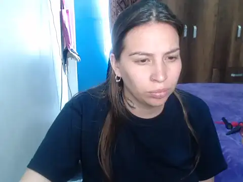 Snapshot of cloequeen15 chatting on February 2, 2026, 5:00 pm cloequeen15 online show from February 2, 2026, 5:00 pm