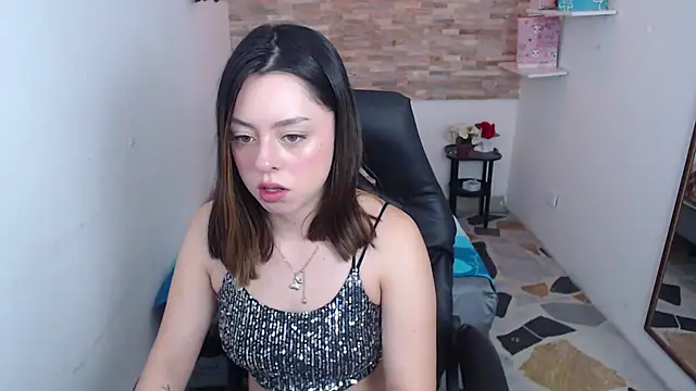 Snapshot of LiaGlow chatting on September 23, 2025, 2:53 pm LiaGlow online show from September 23, 2025, 2:53 pm