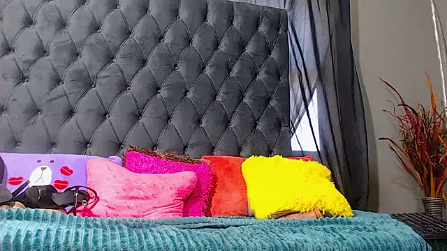 LoloQueen5 online show from January 7, 2026, 9:23 am