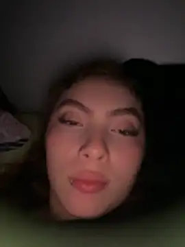 Snapshot of Samantha_2190 chatting on October 15, 2025, 4:34 am Samantha 2190 online show from October 15, 2025, 4:34 am