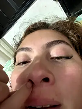 Snapshot of Samantha_2190 chatting on October 27, 2025, 2:59 am Samantha 2190 online show from October 27, 2025, 2:59 am