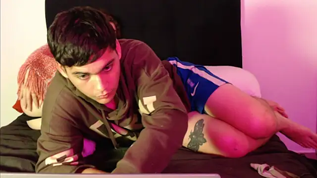 Snapshot of Samantha_2190 chatting on November 16, 2025, 5:13 am Samantha 2190 online show from November 16, 2025, 5:13 am