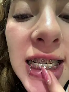 Snapshot of Samantha_2190 chatting on December 3, 2025, 3:58 am Samantha 2190 online show from December 3, 2025, 3:58 am