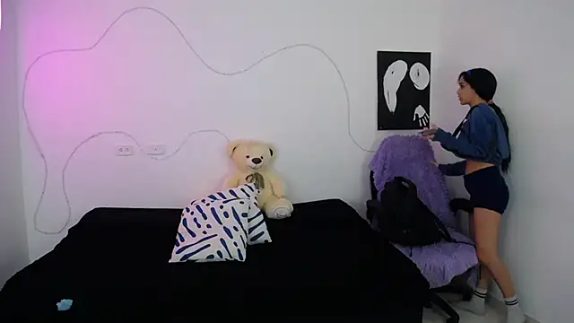Snapshot of 2006_tgn chatting on May 2, 2026, 12:10 pm 2006 tgn online show from May 2, 2026, 12:10 pm