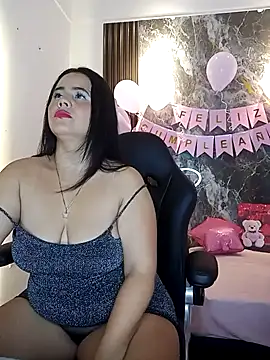 Snapshot of zafina_09 chatting on November 4, 2025, 9:25 pm zafina 09 online show from November 4, 2025, 9:25 pm