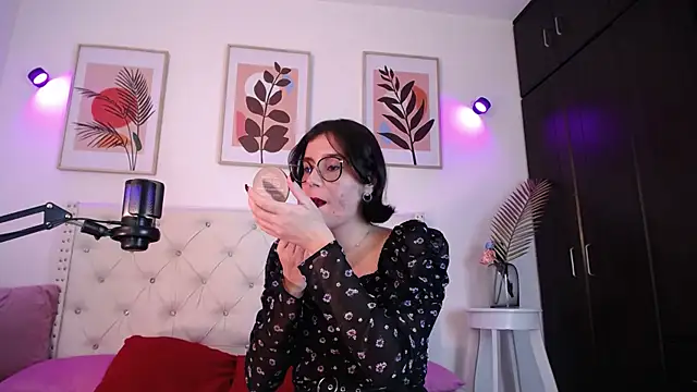 Snapshot of barbyehot chatting on November 21, 2025, 12:21 am barbyehot online show from November 21, 2025, 12:21 am