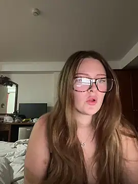 cherryrosealiee online show from June 26, 2026, 3:38 pm