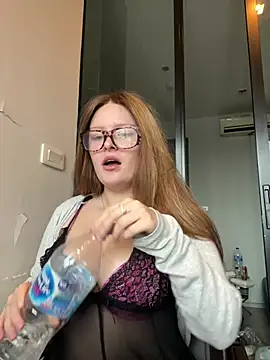 cherryrosealiee online show from July 16, 2026, 10:43 am