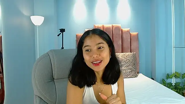 Milaa Star  online show from February 11, 2026, 4:06 am