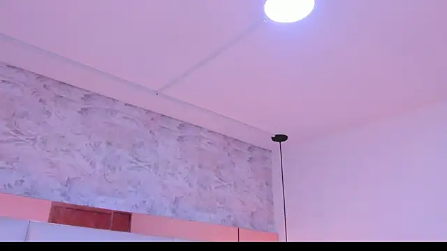 Snapshot of Salome_Smitth_1 chatting on April 17, 2026, 9:18 pm Salome Smitth 1 online show from April 17, 2026, 9:18 pm