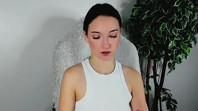 EileenMoores online show from October 11, 2025, 1:09 pm