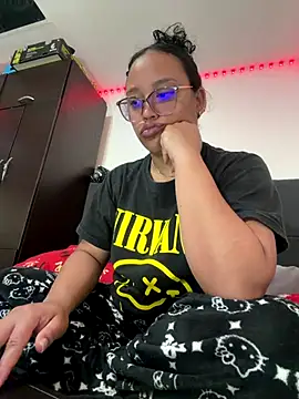 Snapshot of angels_evil chatting on November 24, 2025, 10:15 am angels evil online show from November 24, 2025, 10:15 am