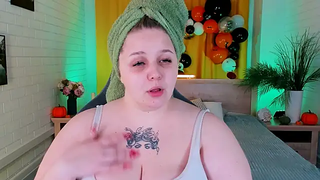 Snapshot of SladaDell chatting on October 24, 2025, 3:47 am SladaDell online show from October 24, 2025, 3:47 am