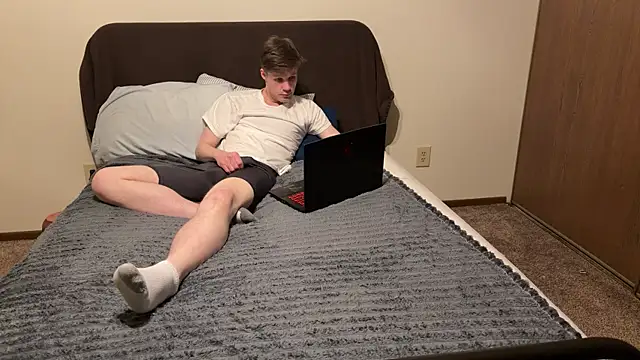 Snapshot of BigIncognitoXXX chatting on February 11, 2026, 12:54 pm BigIncognitoXXX online show from February 11, 2026, 12:54 pm